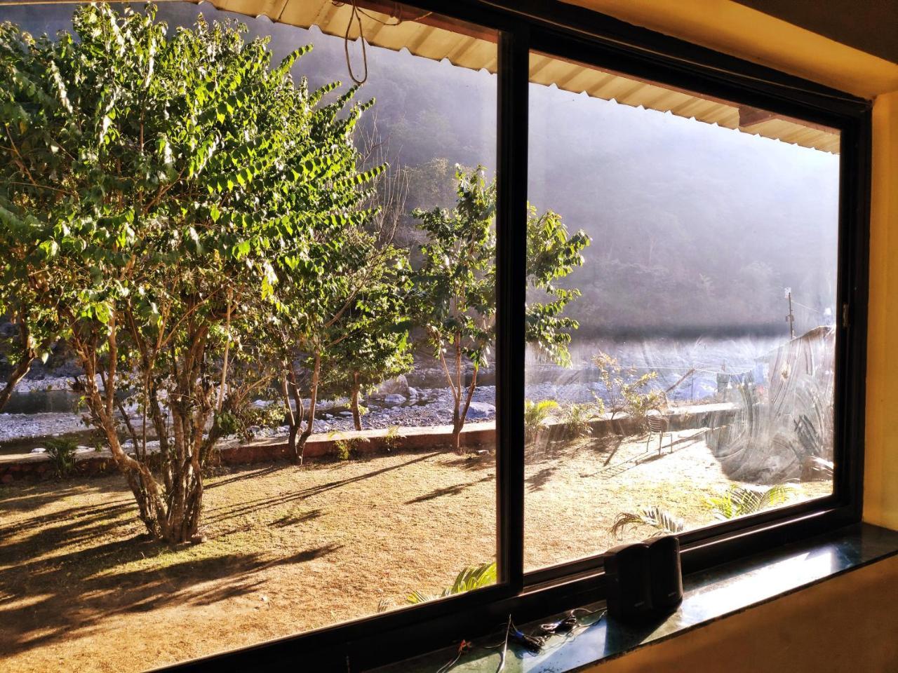 Garud Chatti River Resort Rishikesh Exterior photo
